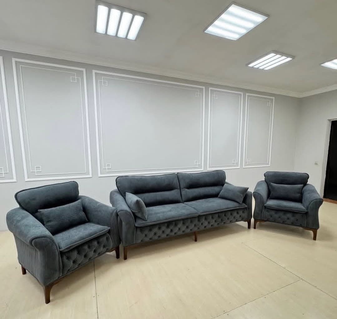 Modern Chesterfield Living Room Sofa Set (3+1+1)